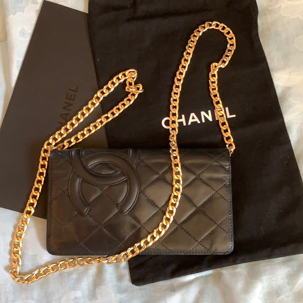 Authentic Chanel wallet, add chain for wallet on chain